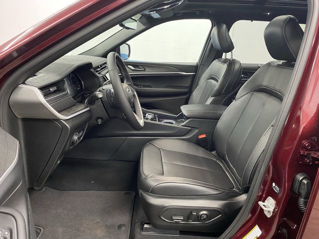 2025 Jeep Grand Cherokee Limited photo 4