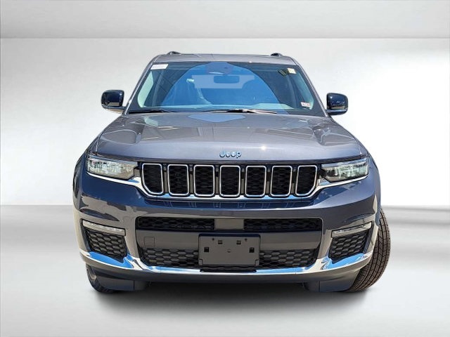 2023 Jeep Grand Cherokee Limited photo 2