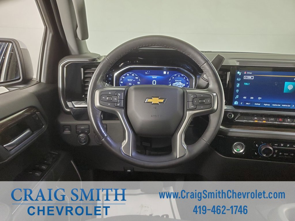 2022 Chevrolet Silverado 1500 LT photo 3