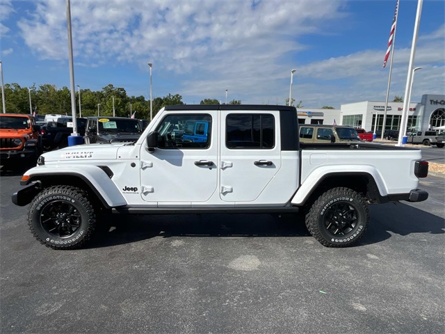 2025 Jeep Gladiator Willys photo 8