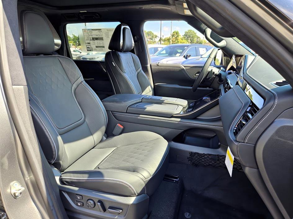 2026 Infiniti QX80 photo 14