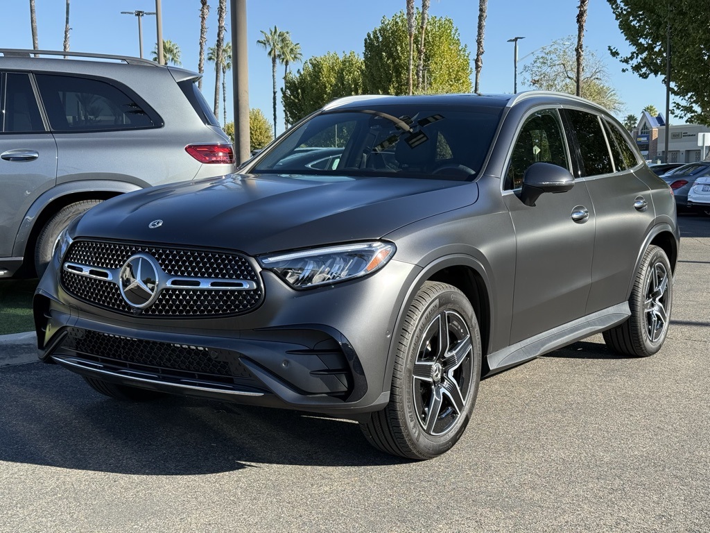 2024 Mercedes Benz GLC 300 4MATIC photo 3