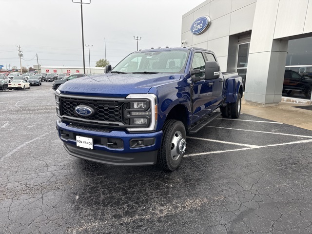 2026 Ford F-350 XL photo 2