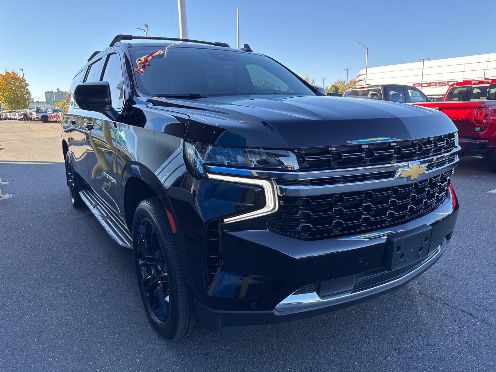 2023 Chevrolet Suburban LS photo 4