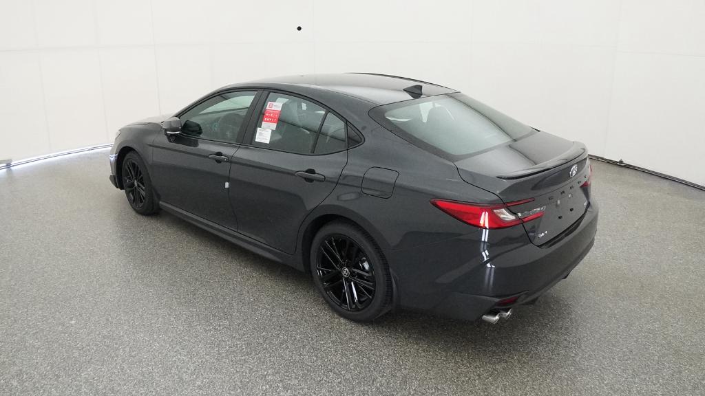 2025 Toyota Camry SE photo 13