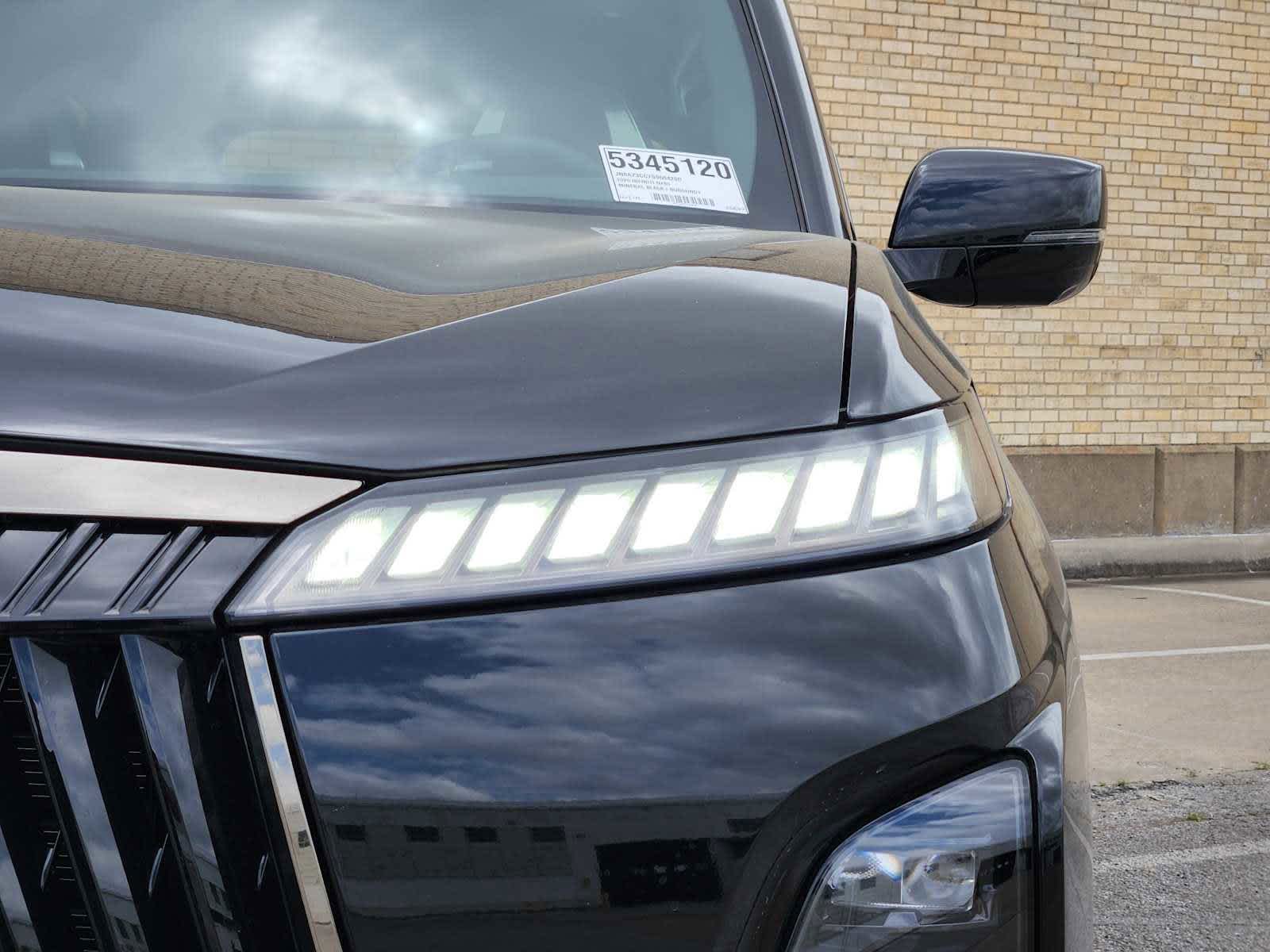 2025 Infiniti QX80 photo 5