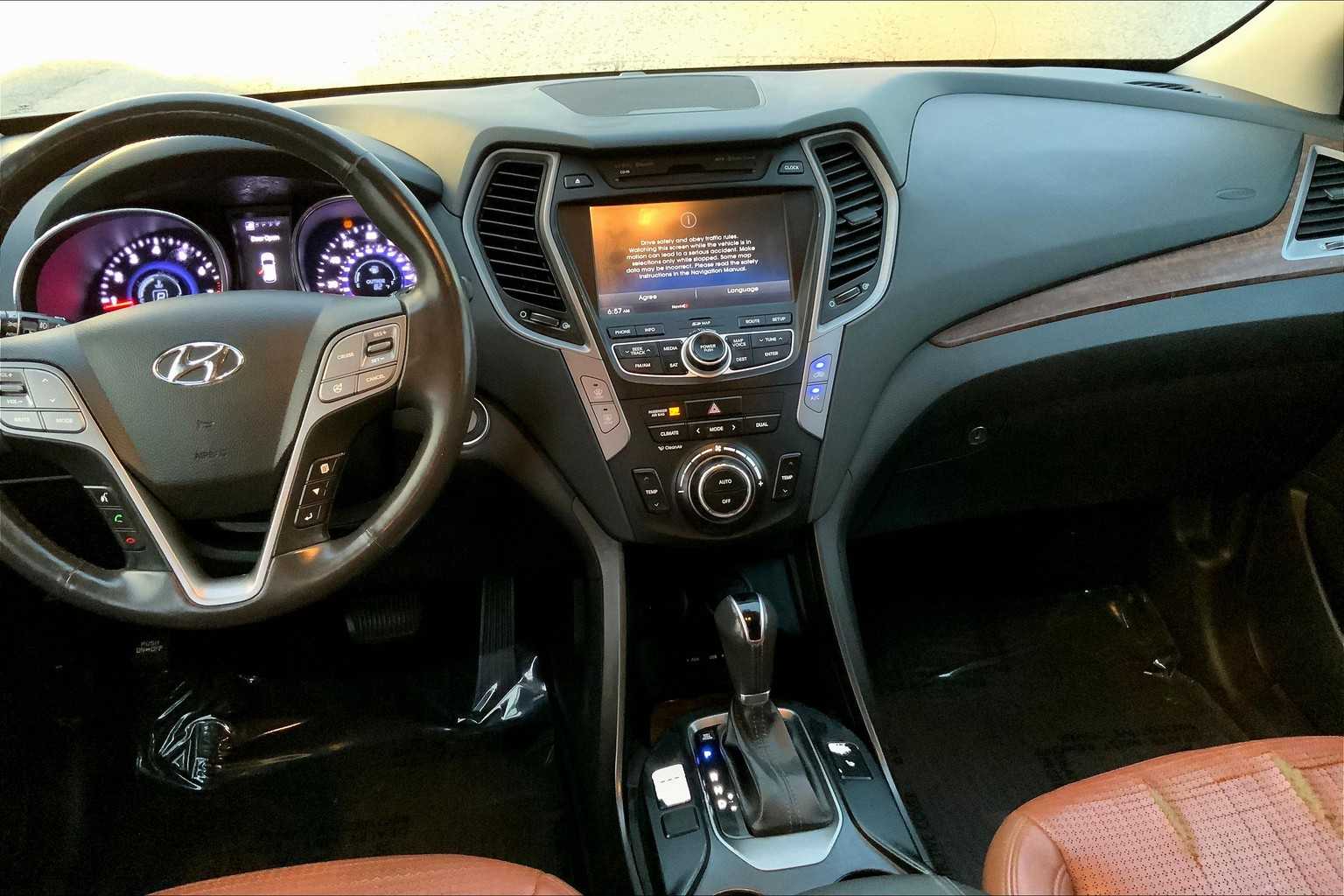 2013 Hyundai Santa Fe 2.0T Sport photo 4