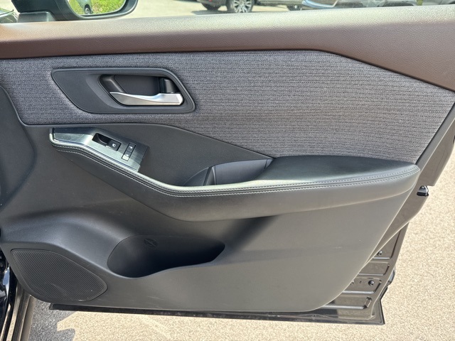 2021 Nissan Rogue SV photo 15