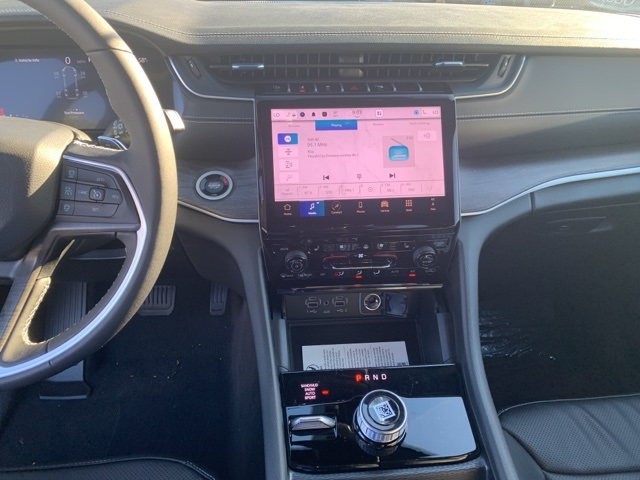 2025 Jeep Grand Cherokee Limited photo 24