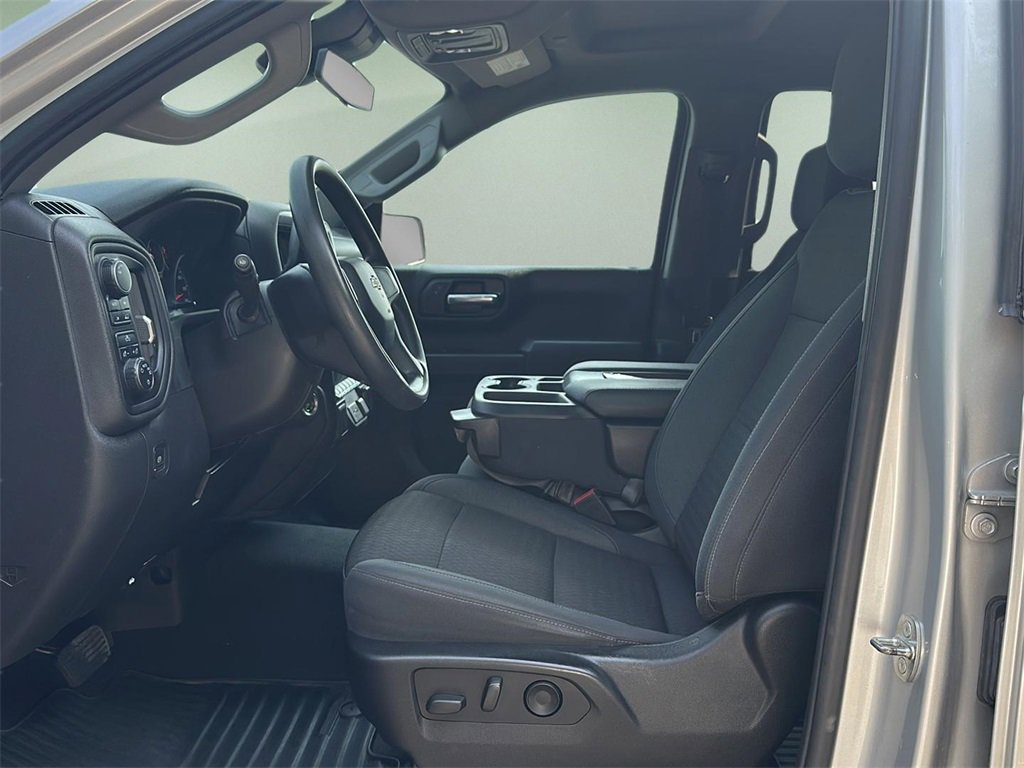 2022 Chevrolet Silverado 1500 Custom photo 10