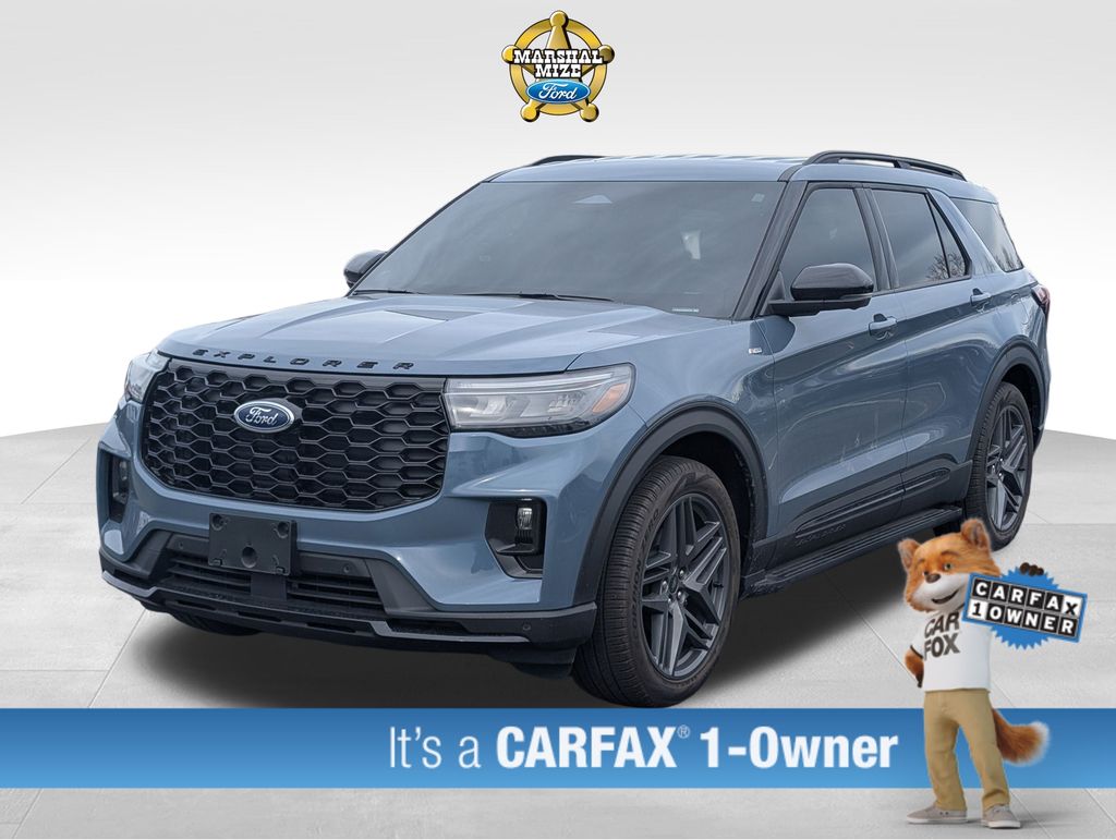 2025 Ford Explorer ST-LINE's photo