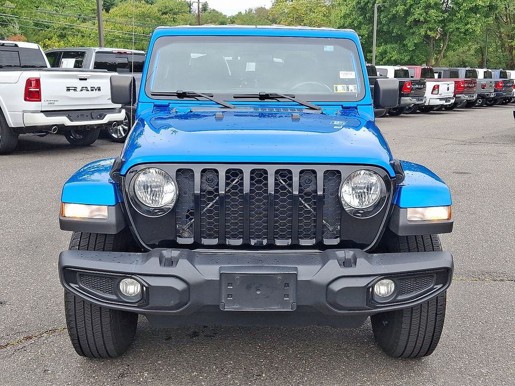 2021 Jeep Gladiator Sport photo 2