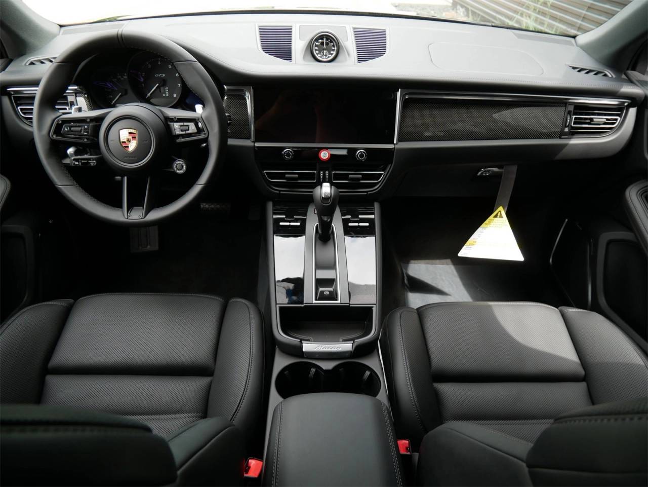 2025 Porsche Macan GTS photo 7