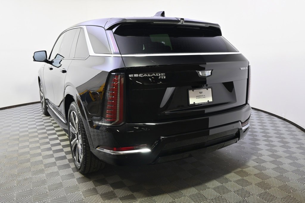 2025 Cadillac Escalade IQ Luxury photo 4