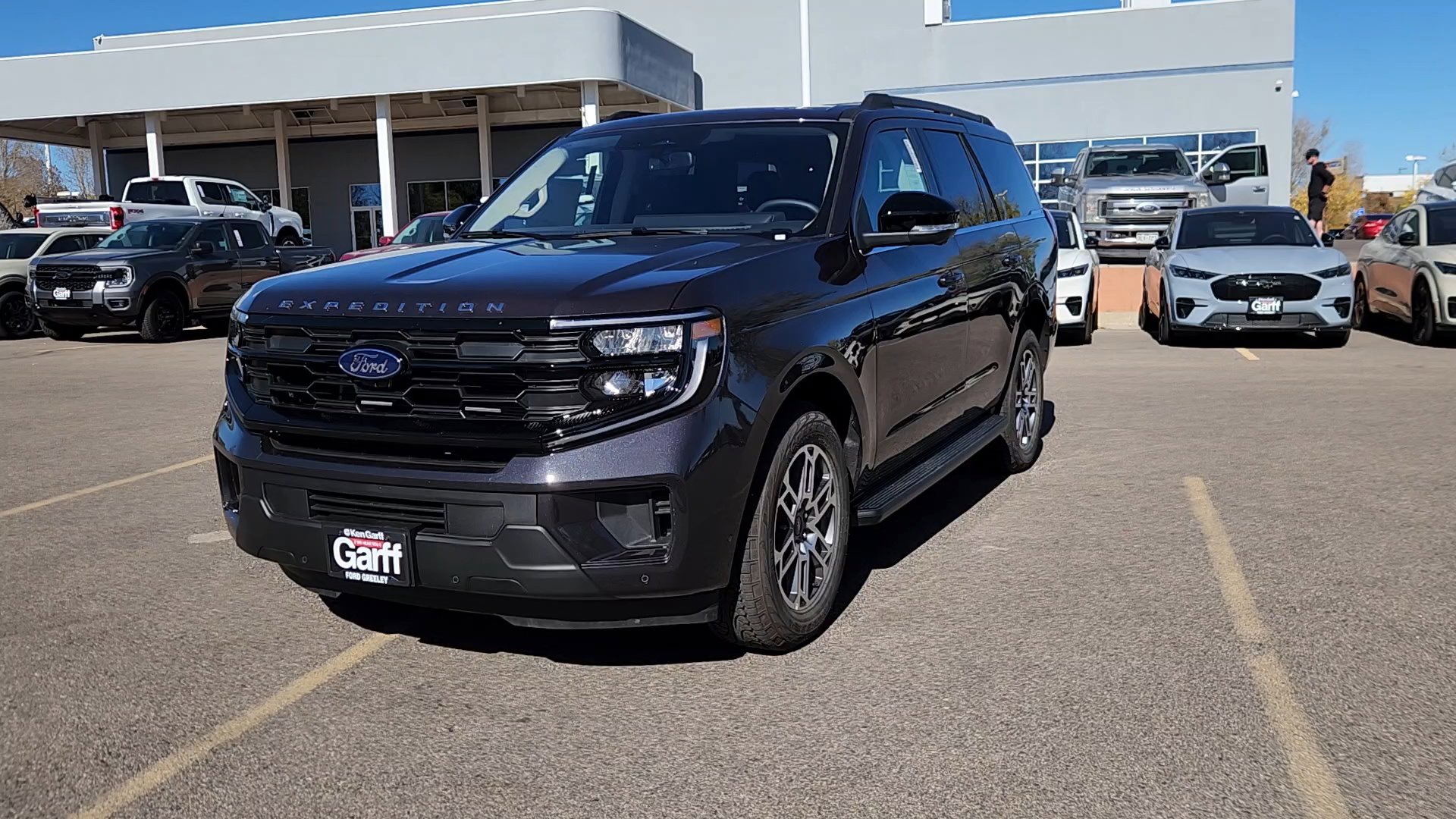 2025 Ford Expedition photo 2