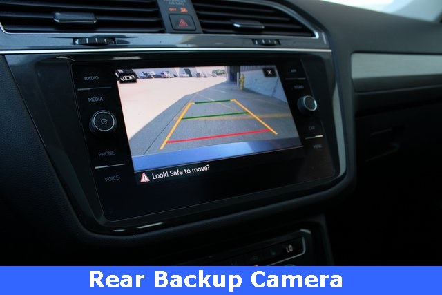 2021 Volkswagen Tiguan SE photo 3