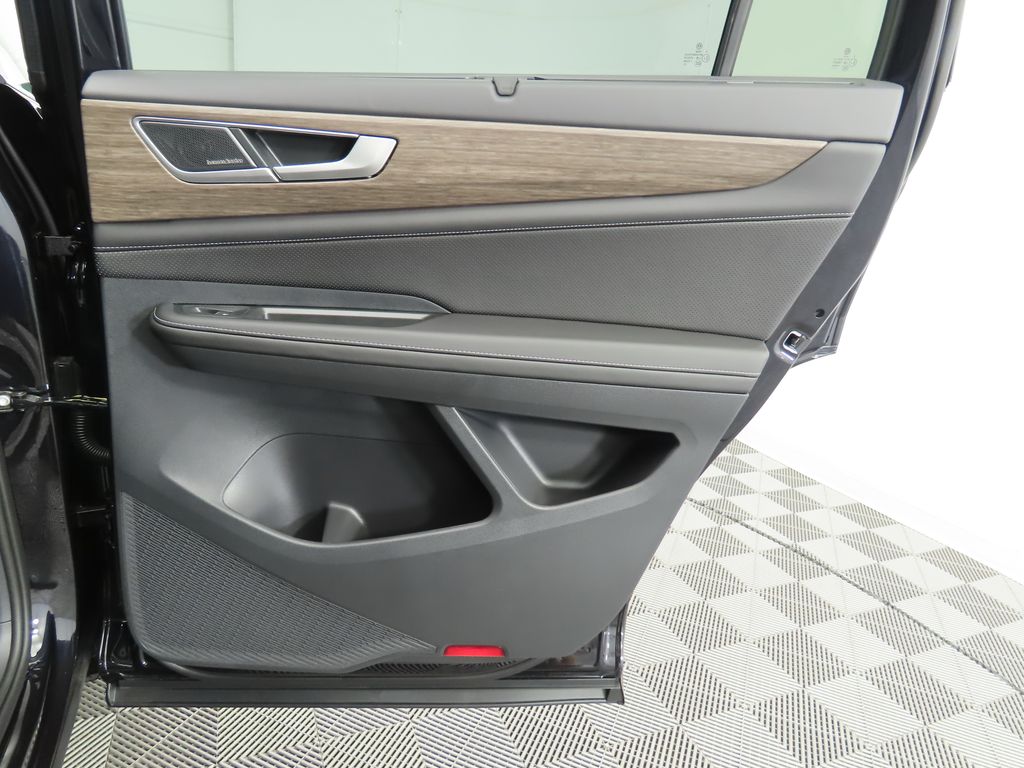 2025 Volkswagen Atlas SEL Premium R-Line photo 27