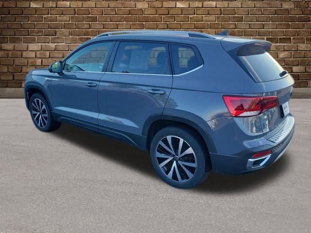 2022 Volkswagen Taos SE photo 3