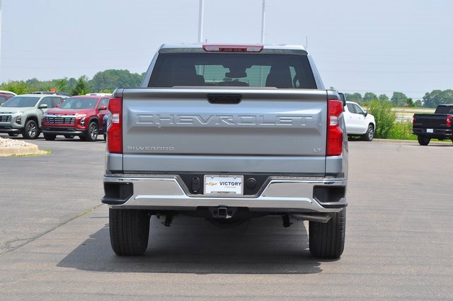2025 Chevrolet Silverado 1500 LT photo 4