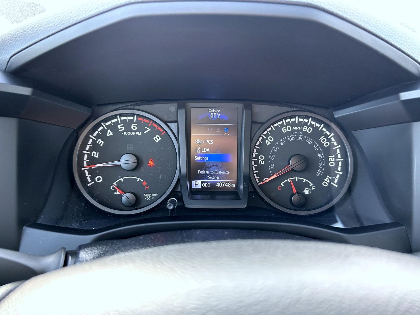 2022 Toyota Tacoma SR 4x4 photo 13