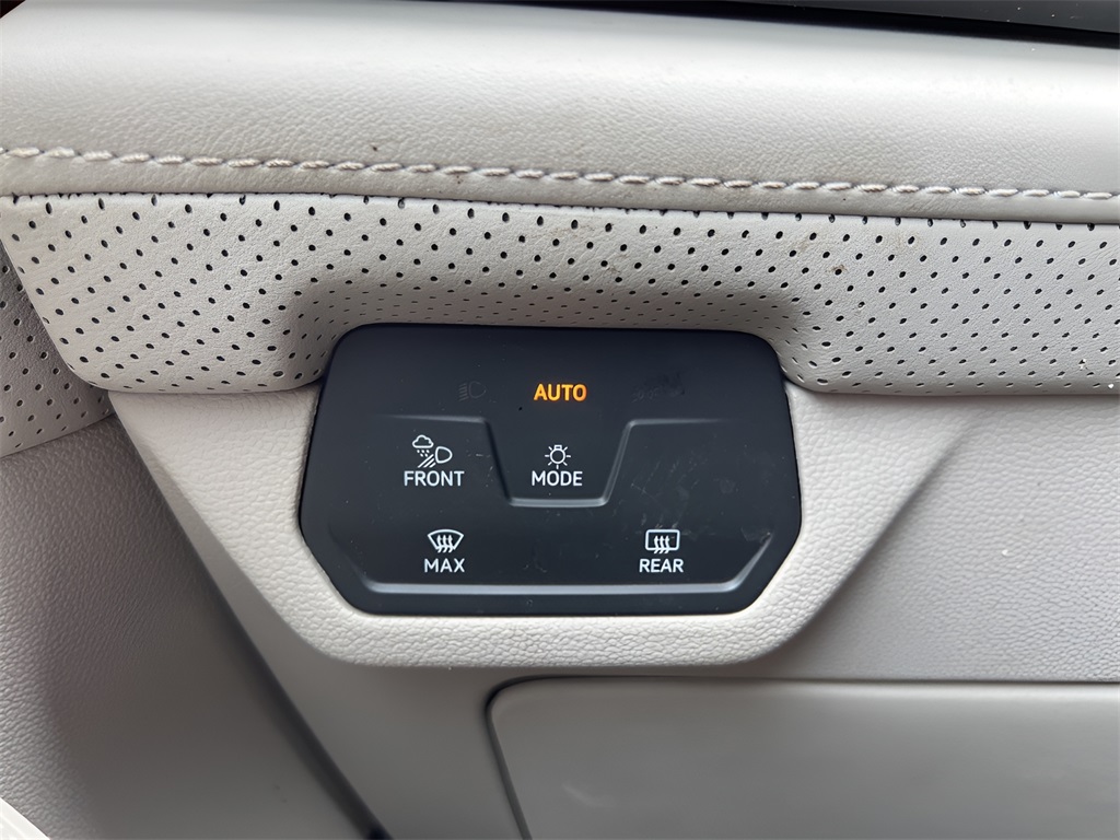 2024 Volkswagen Atlas SE Technology photo 26