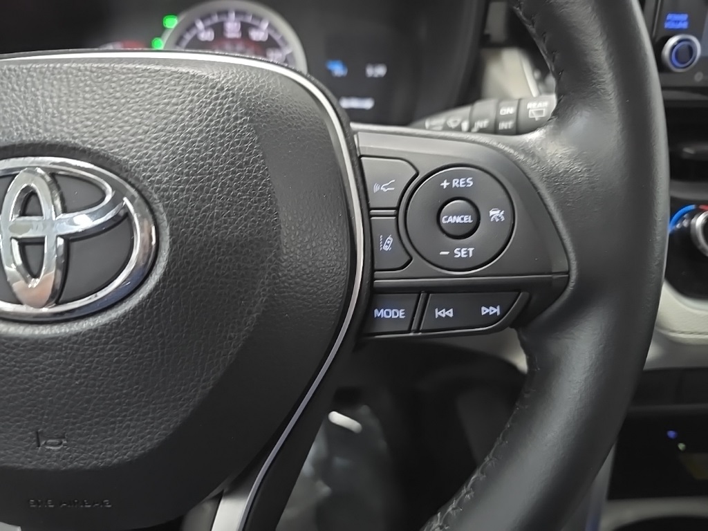 2022 Toyota Corolla Cross LE photo 19