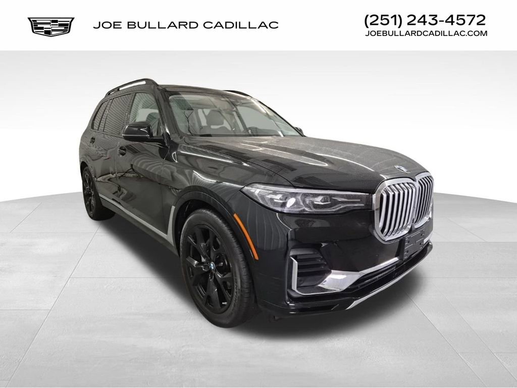 2022 BMW X7 40i's photo