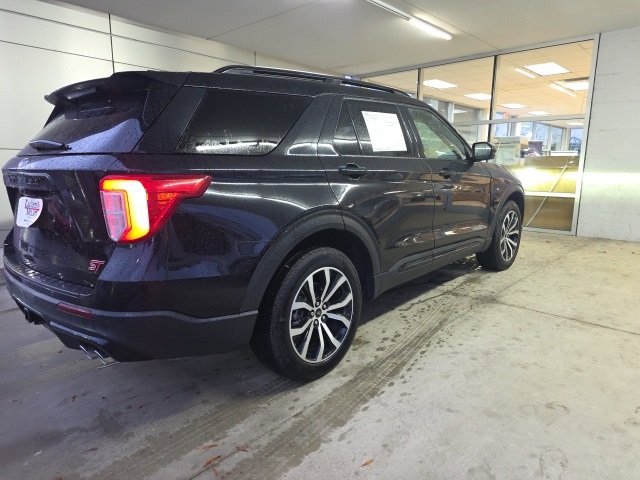 2023 Ford Explorer ST photo 4