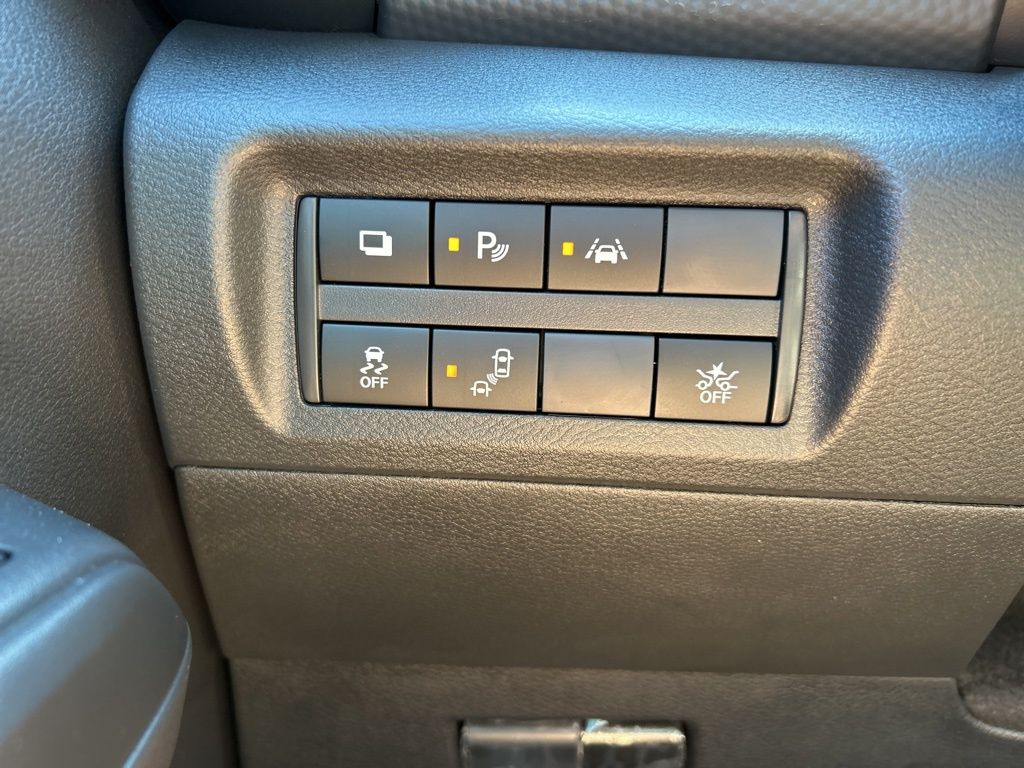 2025 Nissan Kicks Play S photo 20