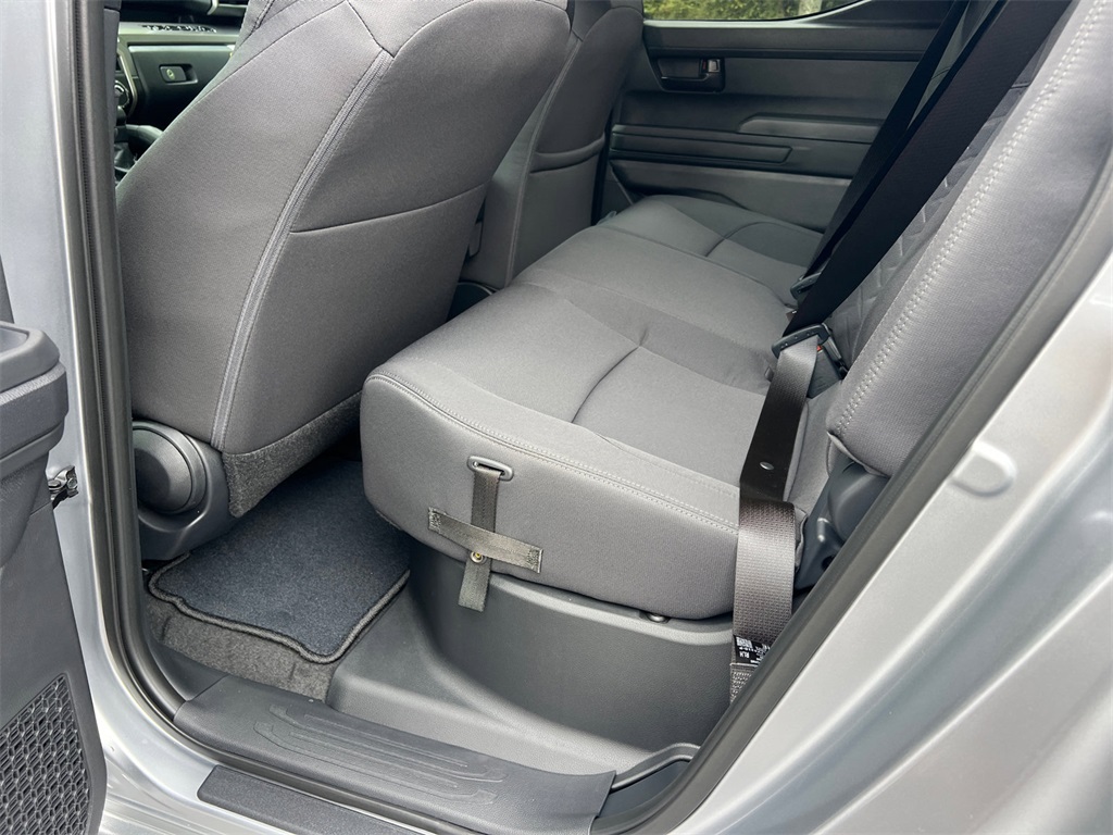 2025 Toyota Tacoma SR5 photo 20