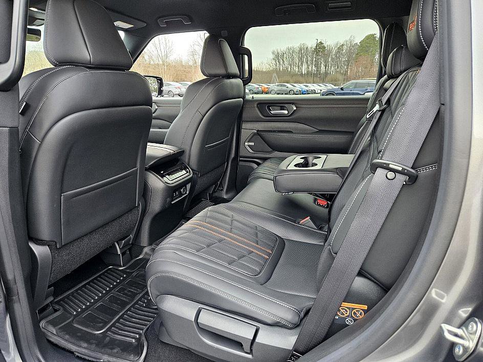 2025 Nissan Armada photo 8
