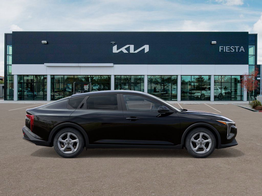 2025 Kia K4 LXS photo 7