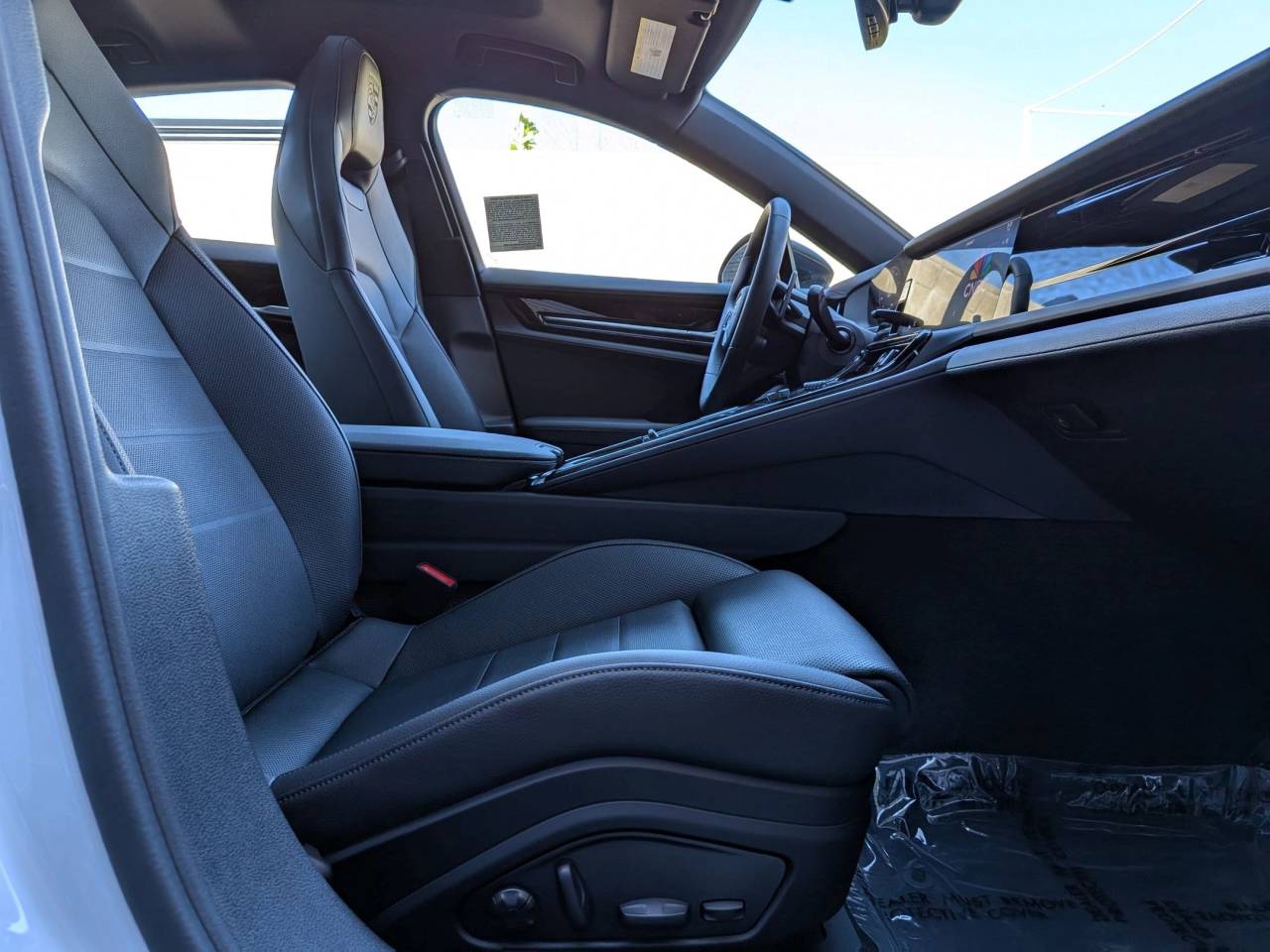 2025 Porsche Panamera Base photo 23