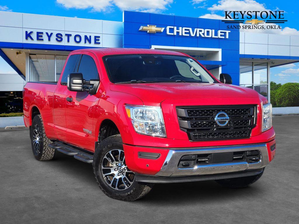 2022 Nissan Titan SV's photo