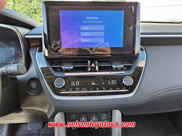 2025 Toyota Corolla Cross XLE photo 11