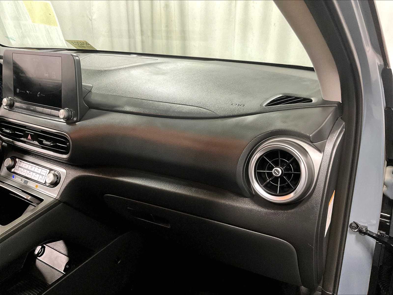 2023 Hyundai Kona Electric SE photo 12