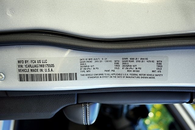 Used 2021 Silver Jeep Altitude image 35