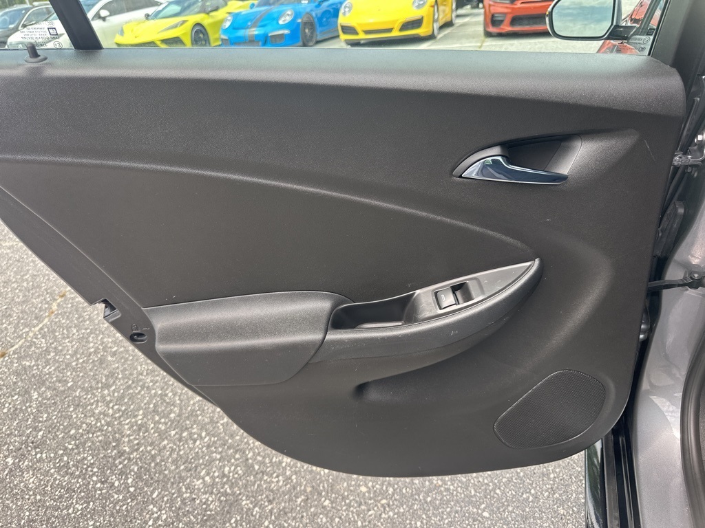 2018 Chevrolet Volt LT photo 22