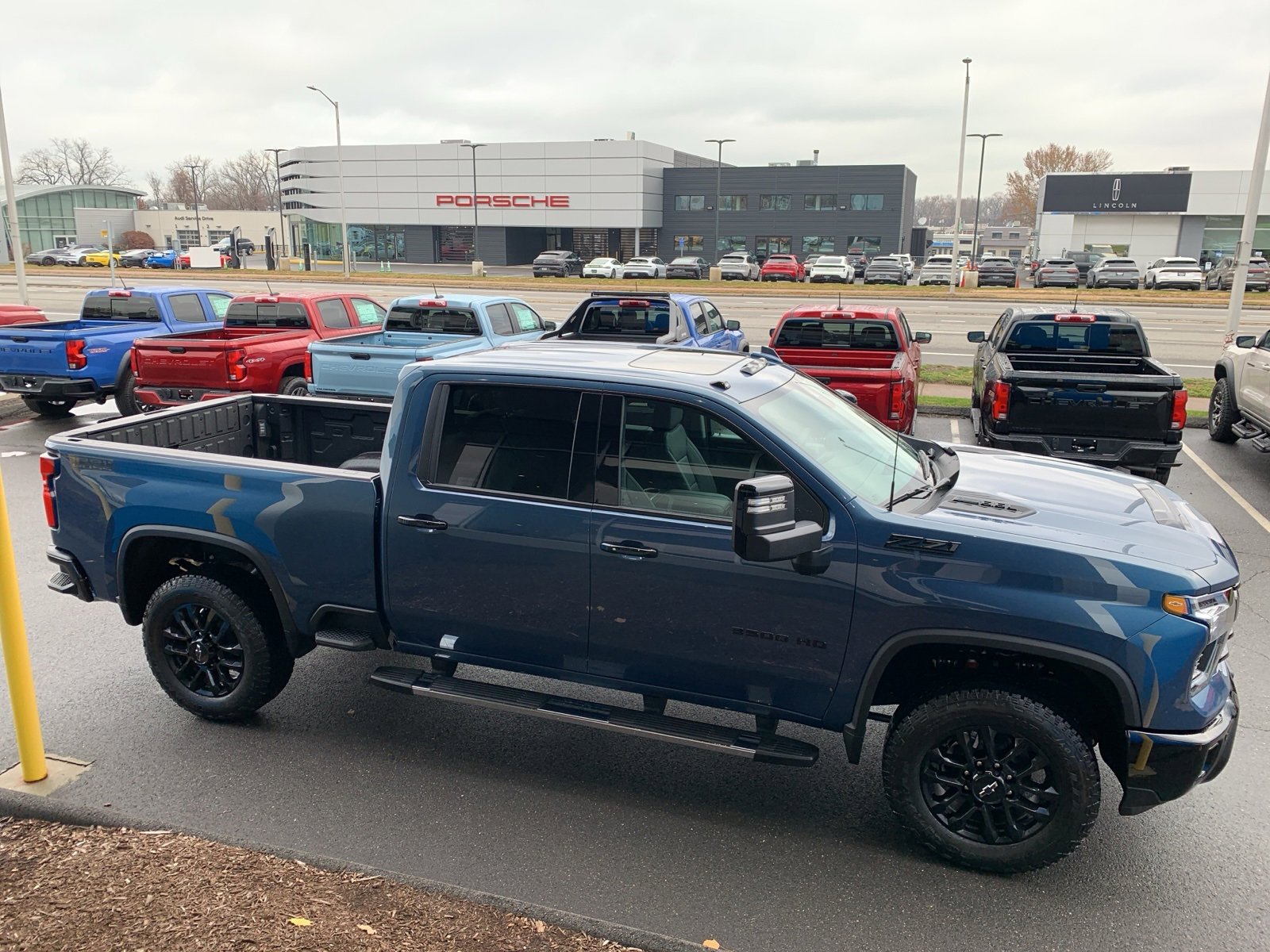 2026 Chevrolet Silverado 3500HD LTZ Trail Boss Z71 photo 4