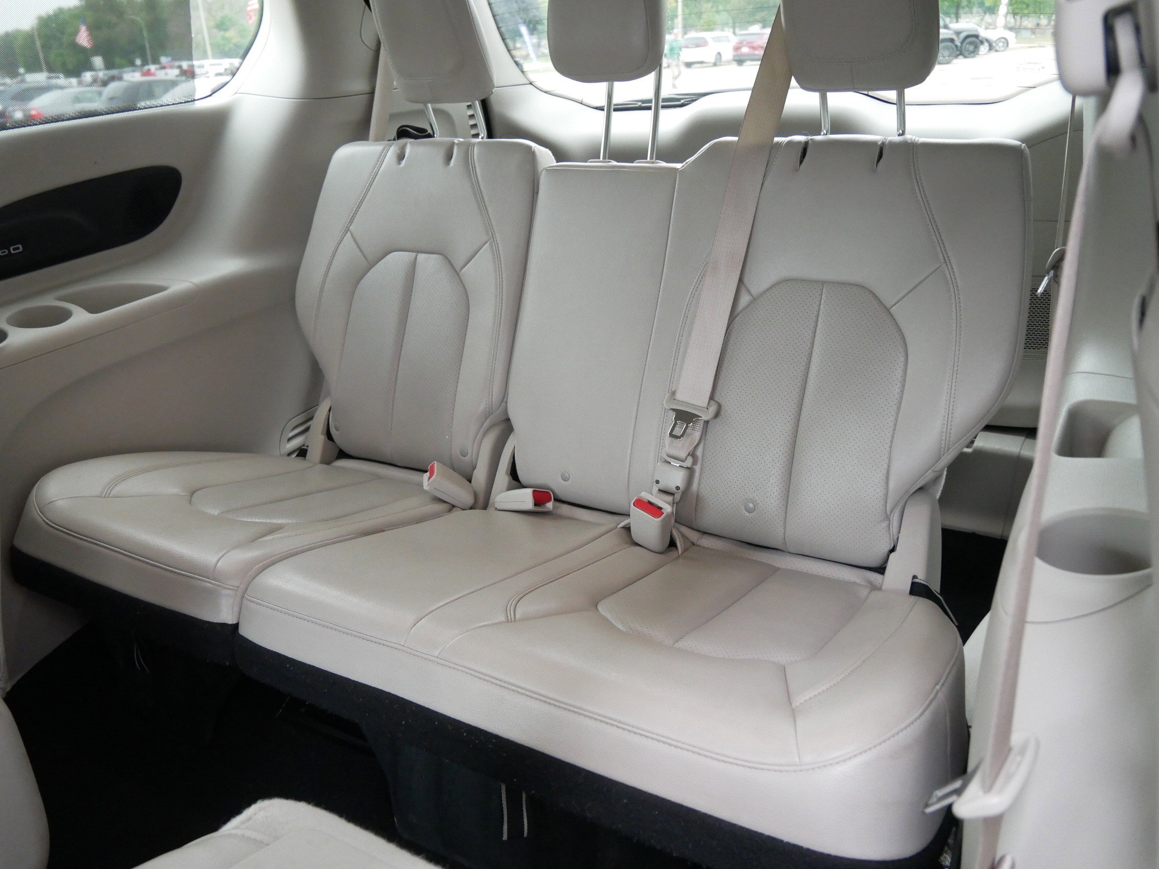 2021 Chrysler Pacifica Hybrid Touring L photo 11