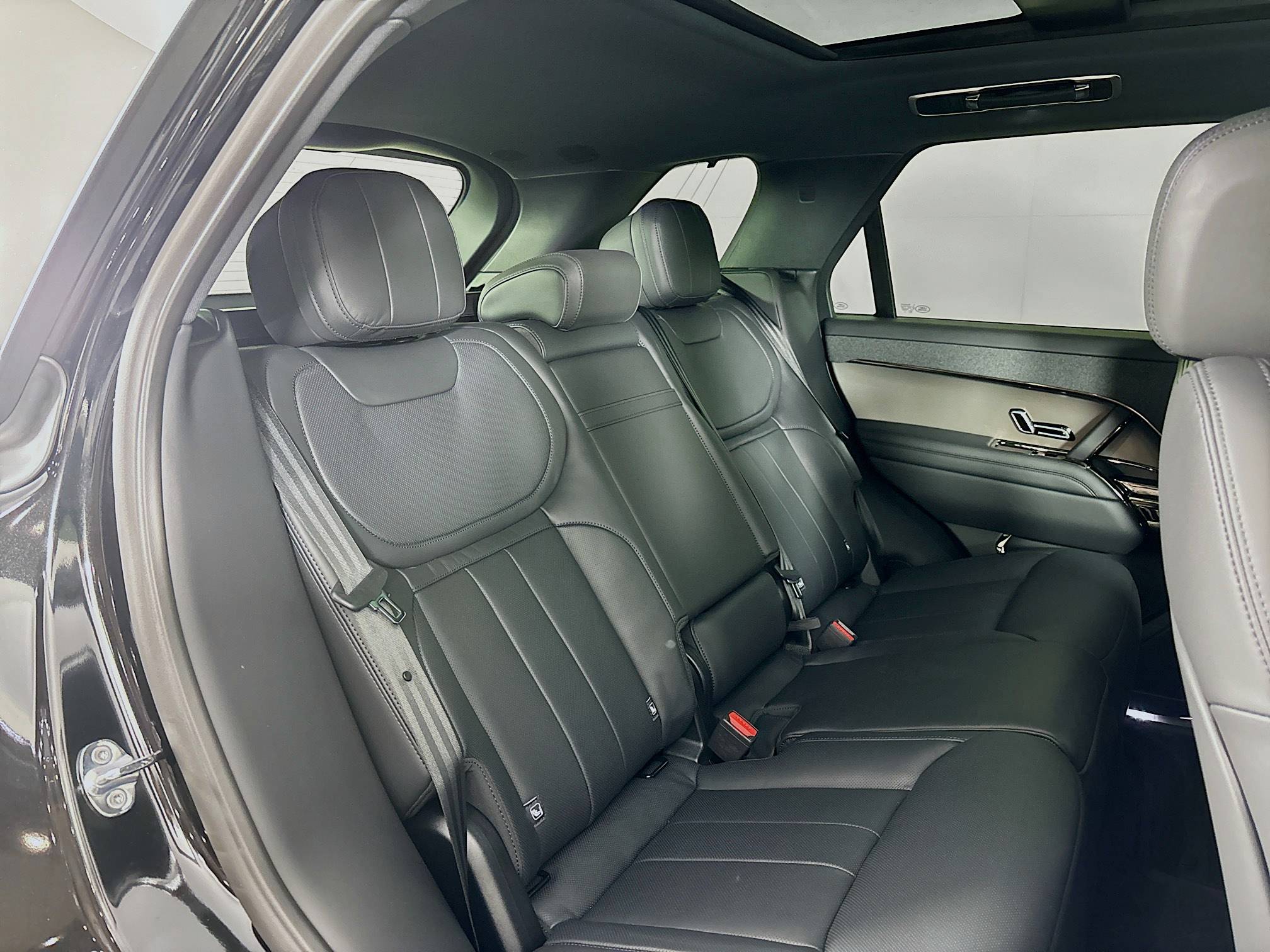 2025 Land Rover Range Rover Sport SE photo 23