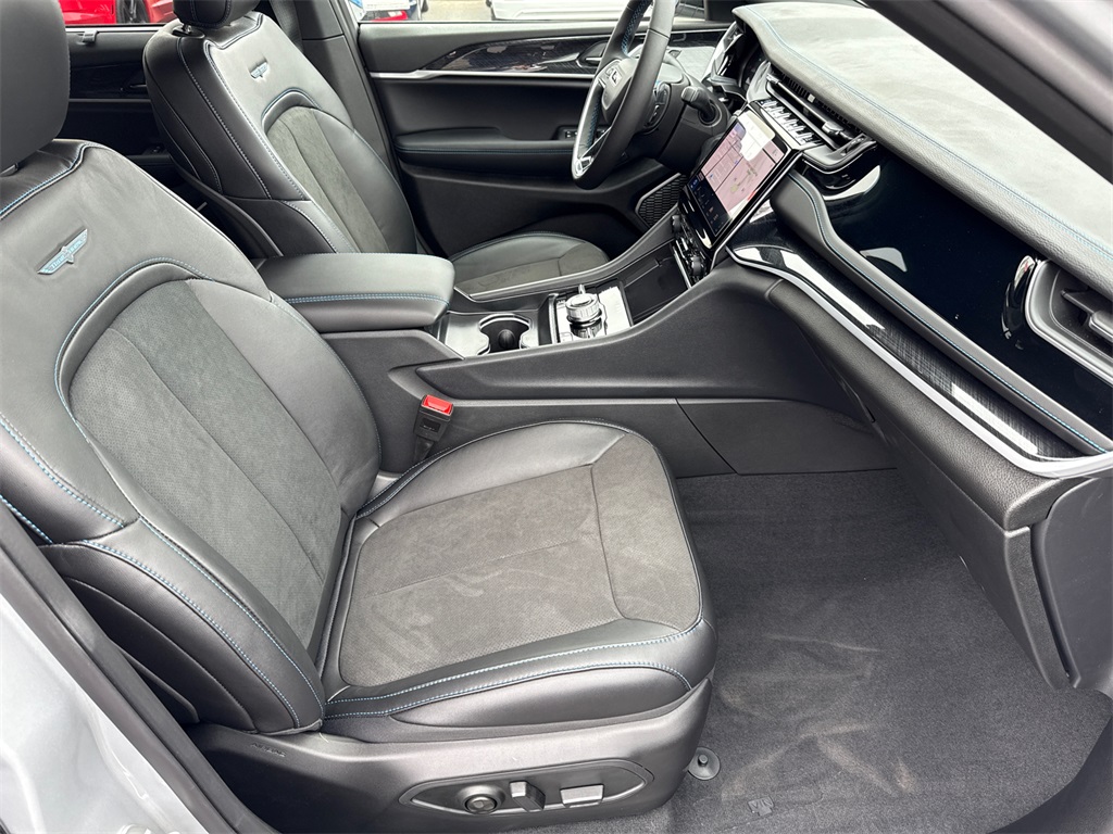 2025 Jeep Grand Cherokee Trailhawk 4xe photo 16