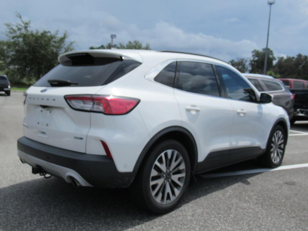 2020 Ford Escape Titanium photo 4