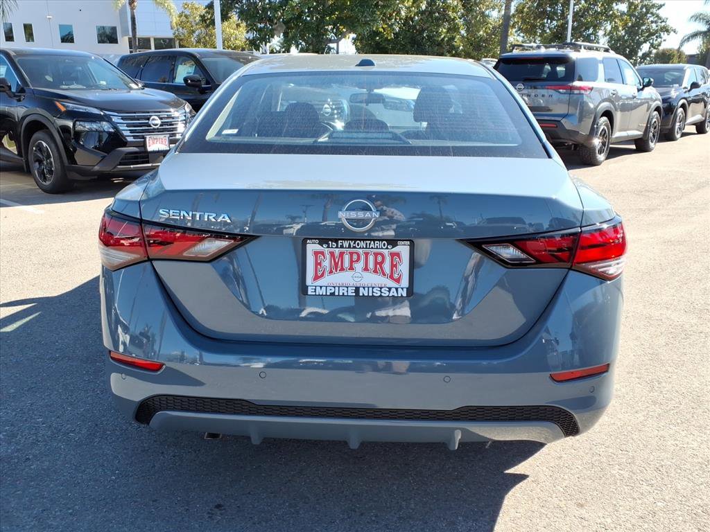 2025 Nissan Sentra SV photo 4