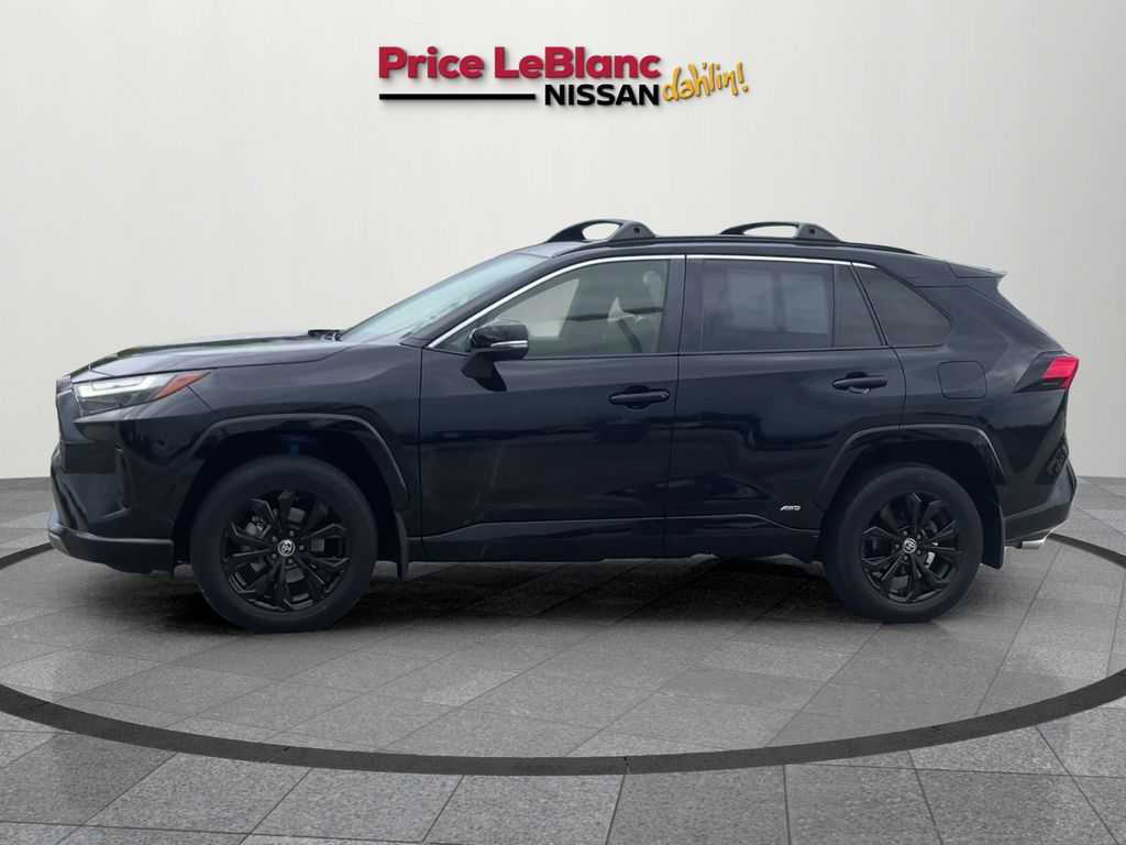 2022 Toyota RAV4 Hybrid SE photo 3
