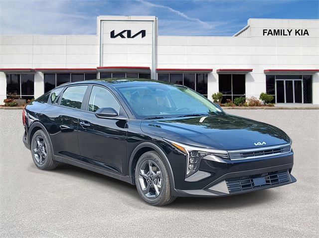 2025 Kia K4 LXS's photo