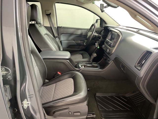 2017 Chevrolet Colorado Z71 photo 40