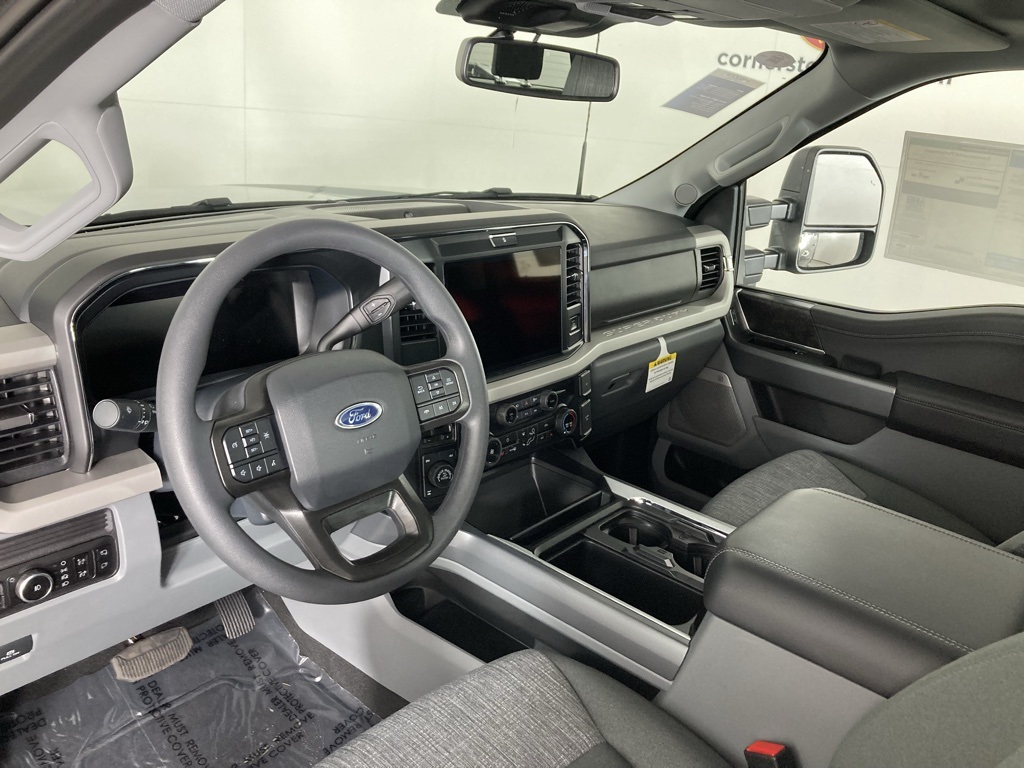 2025 Ford F-350 photo 11