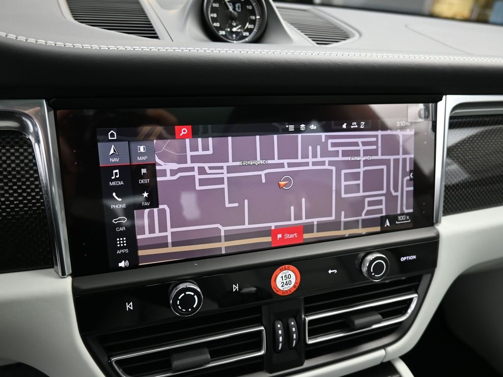 2026 Porsche Macan GTS photo 20