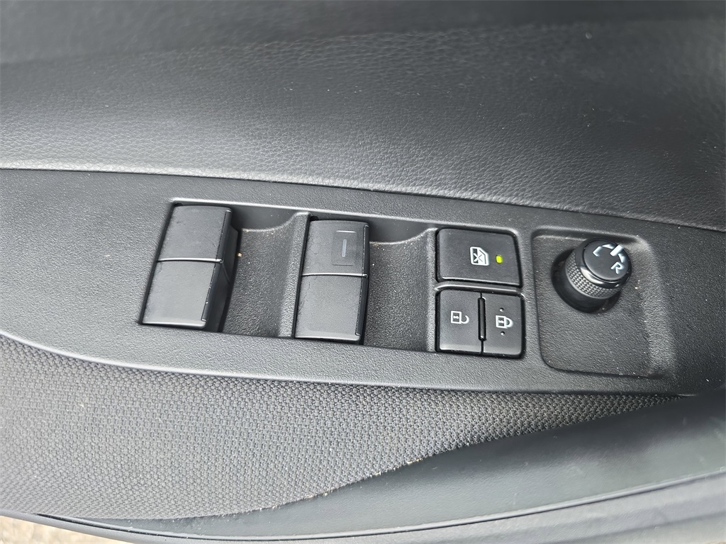 2022 Toyota Corolla Hybrid LE photo 25